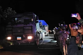Cambodia and Thailand begin the removal of heavy weapons and equipment from the disputed border area. (Photo: freshnewsasia)