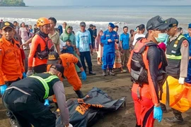 35 saved after Indonesian ferry sinks on way to Bali