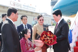 Vietnamese President arrives in Vientiane, beginning state visit to Laos