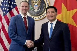 Special Envoy of the Prime Minister, Minister of Industry and Trade Nguyen Hong Dien (R) and US Trade Representative Jamieson L. Greer (Photo: Ministry of Industry and Trade)