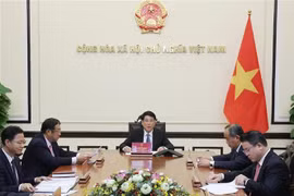 Vietnamese State leader holds phone talks with new Korean President