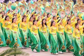 The formation of Vietnamese women at the parade marking the 80th anniversary of the August Revolution and National Day on September 2 (Photo: VNA)