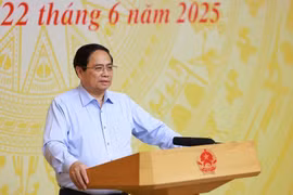 PM Pham Minh Chinh orders quick progress on feasibility studies and procedures for important infrastructure projects. (Photo: VNA)