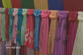 Efforts made to preserve Nha Xa silk