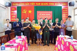 At the hand-over ceremony on January 8 (Photo: VNA)