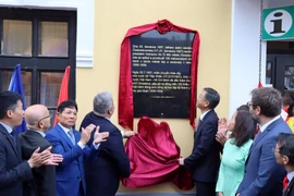 At the inauguration of the memorial plaque marking the historic 1957 visit of President Ho Chi Minh to the Czech town of Chrastava (Photo: VNA)