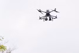 Malaysian Deputy Minister Liew Chin Tong said that local players should adopt drone technology in practical applications to generate real use cases that can drive the growth of the industry. (Photo: malaymail.com)