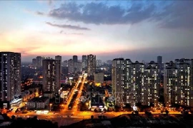 The ongoing administrative reforms are expected to expand the real estate sector's appeal to investors. (Photo: VNA)
