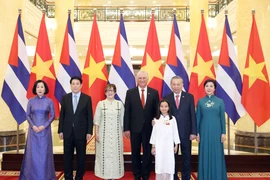 General Secretary of the Communist Party of Vietnam Central Committee To Lam, State President Luong Cuong, and their spouses jointly preside over a state banquet in Hanoi on September 1 in honour of First Secretary of the Communist Party of Cuba Central Committee and President of Cuba Miguel Díaz-Canel Bermúdez and his spouse Lis Cuesta Peraza, (Photo: VNA)