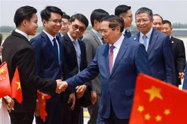 PM arrives in Tianjin for WEF meeting, working visit to China
