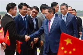 PM arrives in Tianjin for WEF meeting, working visit to China