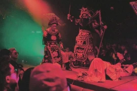 An extract of classical tuong is staged at a bar. (Photo: Entropy team)
