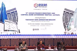 At 12th ASEAN Finance Ministers' and Central Bank Governors' Meeting (AFMGM) in Kuala Lumpur (Photo: VNA)