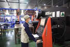 The A Chau Industrial Technology Joint Stock Company, based in Hanoi's Thuong Tin district, invests heavily in advanced technology. (Photo: hanoimoi.vn)