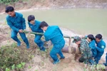 Forces relocate MK81 bomb from residential garden in Khanh Hoa (Photo: qdnd.vn)