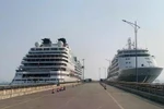 Seabourn Encore and Silver Whisper cruise ships dock at Ha Long International Cruise Port. (Photo: VNA)