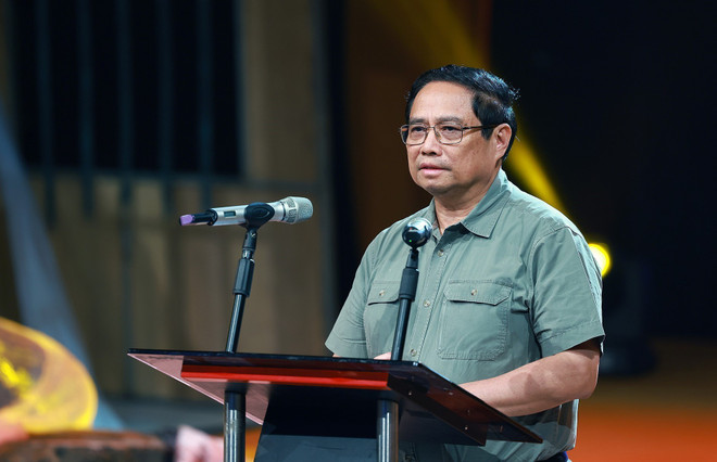 PM Pham Minh Chinh addresses the TV programme held on September 15. (Photo: VNA) Special TV programme held in support of typhoon victims.jpg