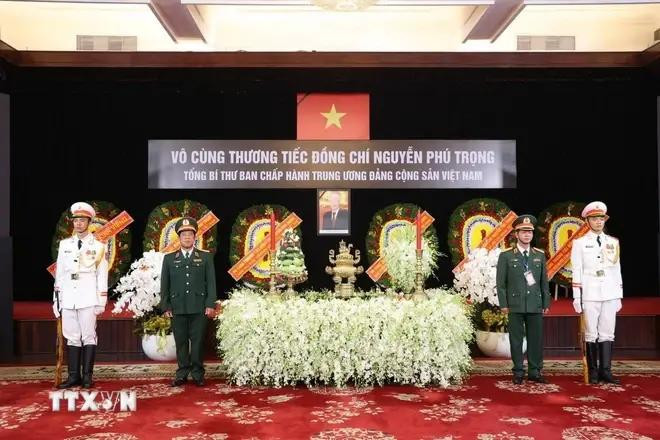 The respect-paying ceremony is also held at the Thong Nhat Hall in HCM City. (Photo: VNA) State funeral held for Party General Secretary Nguyen Phu Trong 4.webp