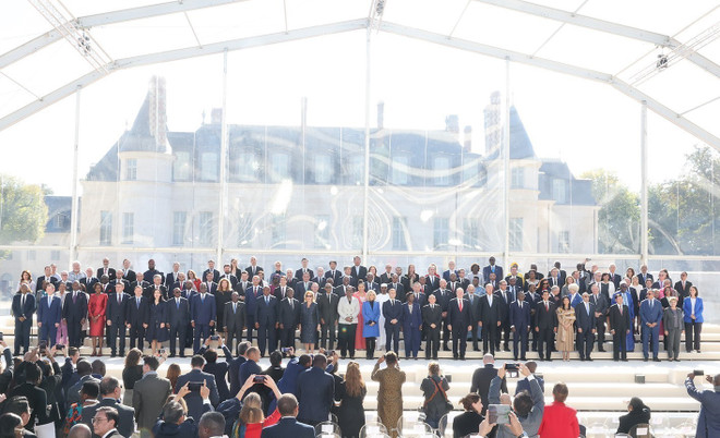 Leaders of Francophone countries and guests pose for a group photo at the opening session of the 19th Francophonie Summit in Paris on October 4. (Photo: VNA) 19th Francophonie Summit.jpg