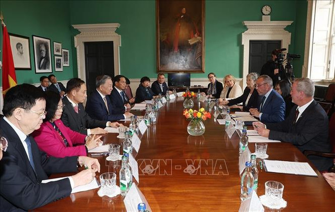 Vietnamese leader meets with high-ranking legislators of Ireland.jpg