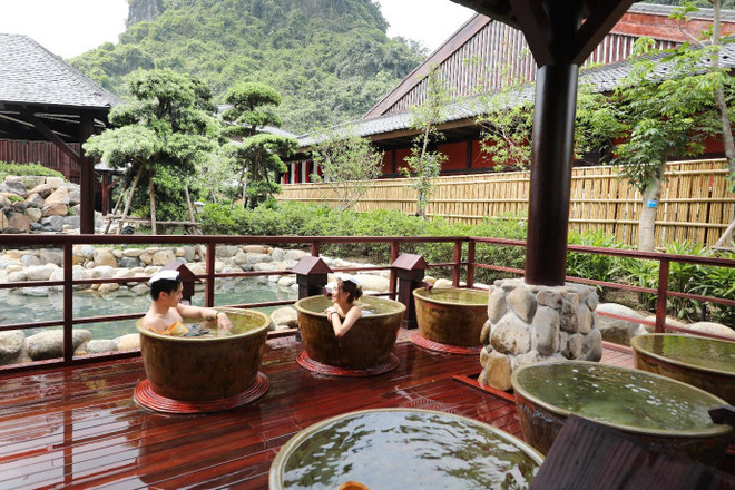 Yoko Onsen Quang Hanh.jpg