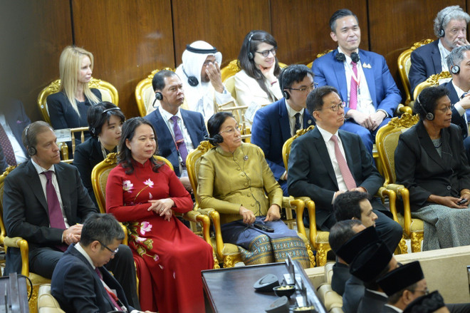 Vice President of Vietnam Vo Thi Anh Xuan (second from left) and other foreign leaders attend the inauguration ceremony of the Indonesian President in Jakarta on October 20. (Source: VNA) Prabowo Subianto sworn in as eighth President of Indonesia 1.jpg