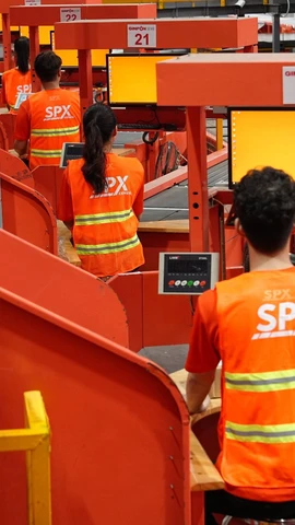 Boosting quality to meet the growing demand for e-commerce talent (Photo: VNA)