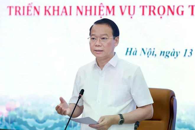 Minister of Agriculture and Environment Do Duc Duy noted that while the growth in the first four months is encouraging, without strong determination and practical solutions, meeting the targets for the year and the entire term will be challenging. (Photo: Khuong Trung) bo-truong-do-duc-duy.jpg