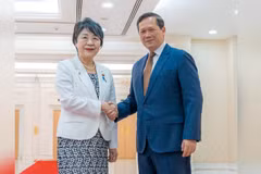 Cambodian Prime Minister Hun Manet (R) and visiting Japanese Minister for Foreign Affairs Kamikawa Yoko (Photo: https://www.khmertimeskh.com/)