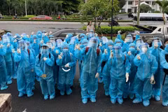 HCM City’s medical students join hands to fight COVID-19