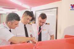Flight crew required to be fully vaccinated starting September 1