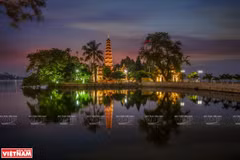 Exploring 1,500-year-old pagoda in Hanoi