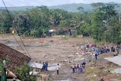 Flash floods, landslides in Indonesia’s West Java leave 5 dead, 7 missing