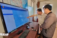 Fishing vessels' operation is closely monitored. (Photo: VNA)