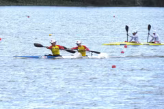 Vietnamese athletes have an excellent performance on the first day of the canoeing championship. (Photo: VNA)