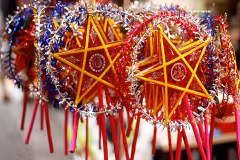 Glass paper lanterns light up full moon festival