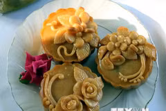 DIY moon cake – nice experience on Full Moon Festival
