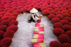 Incense burning connects moral and spiritual worlds