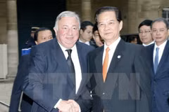 Prime Minister meets French Senate, Lower House Speakers 