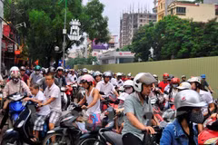 Hanoi pushes for private vehicle reduction