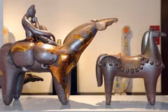 Animals depicted in sculptures