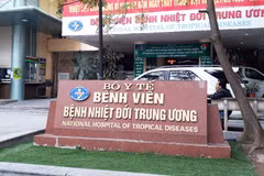 Singapore’s Temasek Foundation International presents ventilators to Vietnam