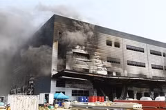 PM Nguyen Xuan Phuc offers sympathy to RoK over deadly fire in Gyeonggi