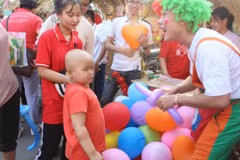 Hospitals create a joyous Tet for patients
