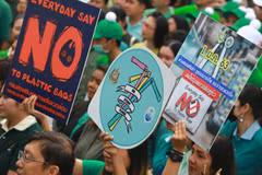 Thailand bans single-use plastic bags 