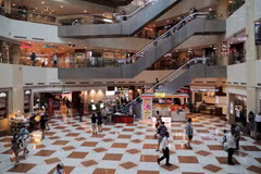 Singapore’s retail sales make new record drop in May