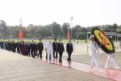 Leaders commemorate President Ho Chi Minh on National Day