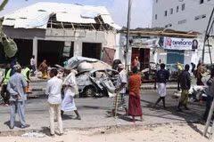  Vietnam urges parties to facilitate direct one-person one-vote elections in Somalia