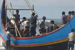 26 Rohingya feared drowned found alive off Malaysian coast