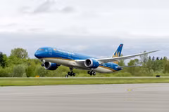 Vietnam Airlines uses wide-bodied aircraft on Hanoi-Ho Chi Minh City route